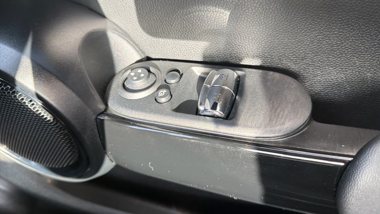 MINI Hatchback 1.5 Cooper Classic 3dr Auto Petrol Hatchback